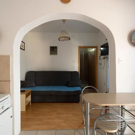 Studio Apartman Ema 2 Gornji Karin Kültér fotó