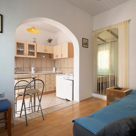 Studio Apartman Ema 2 Gornji Karin Kültér fotó