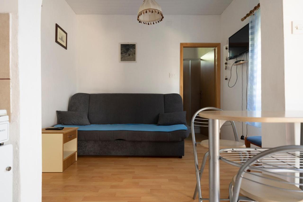 Studio Apartman Ema 2 Gornji Karin Kültér fotó