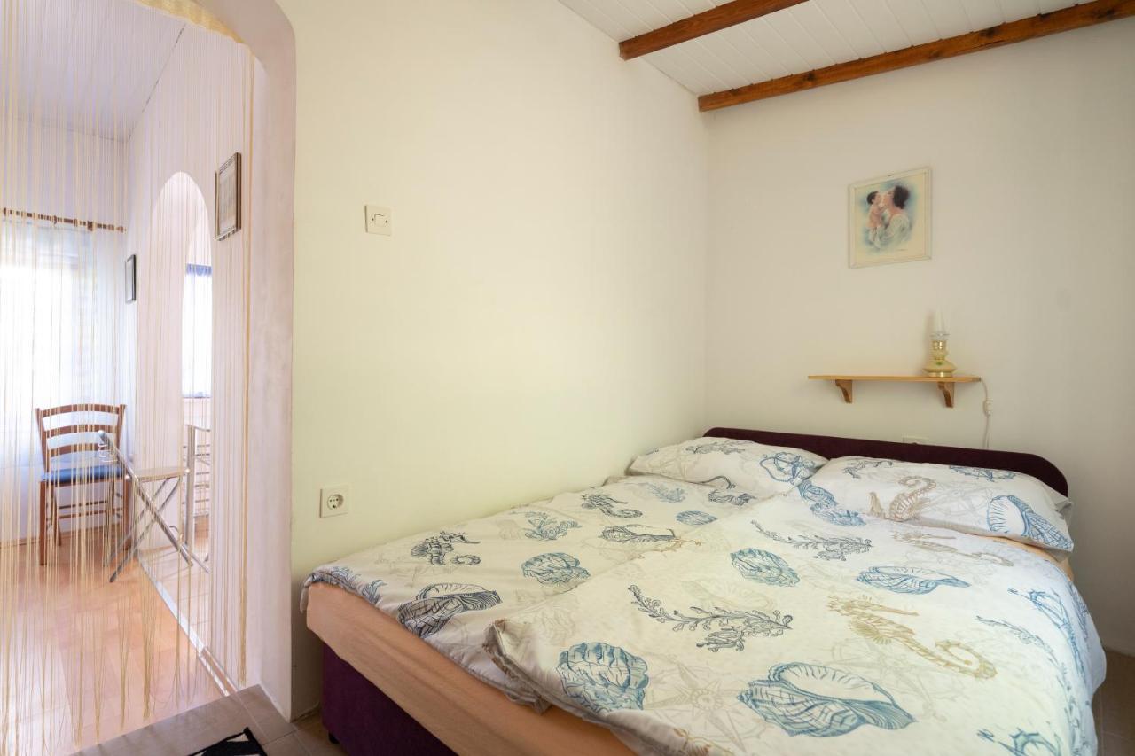 Studio Apartman Ema 2 Gornji Karin Kültér fotó