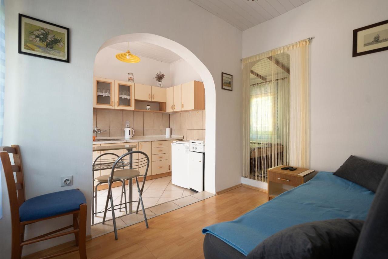 Studio Apartman Ema 2 Gornji Karin Kültér fotó